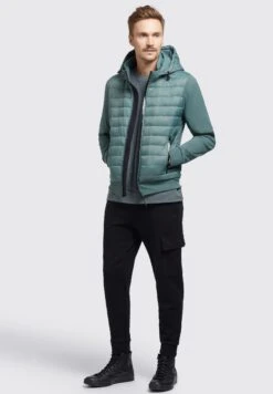 Khujo -Khujo d9c23c339a6d4eb0b3eadf493374f161