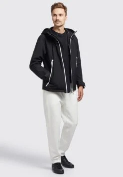 Khujo -Khujo e6383b09f3824b7ea2ea83c1d33afdc0