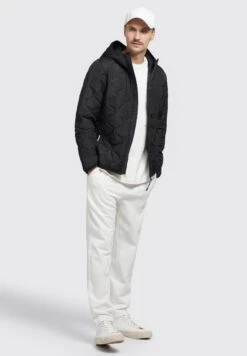 Khujo -Khujo f2f9079a69594a9198b7ca35315da85c